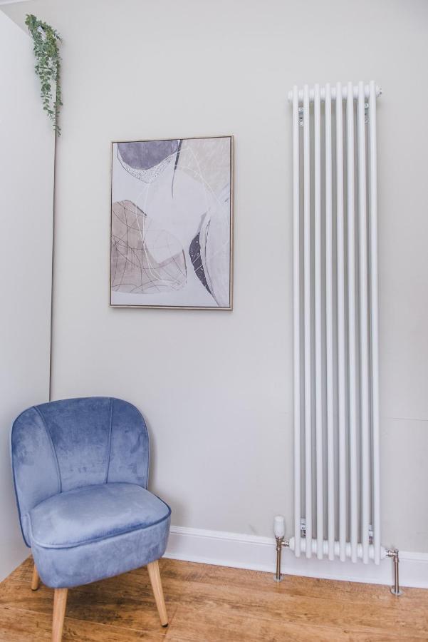 New Sleek 1bd Centre * EDI