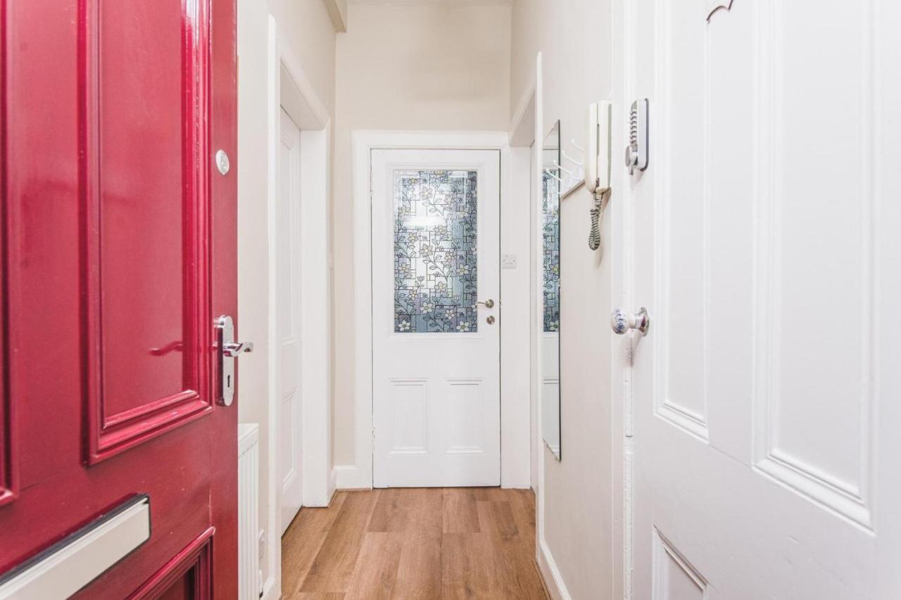 New Sleek 1bd Centre Appartement EDI